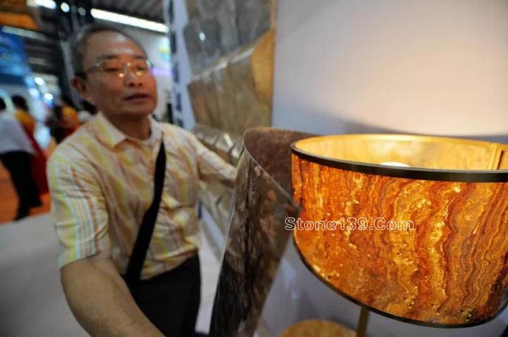 石材做得比紙薄，能彎曲還能制成手表