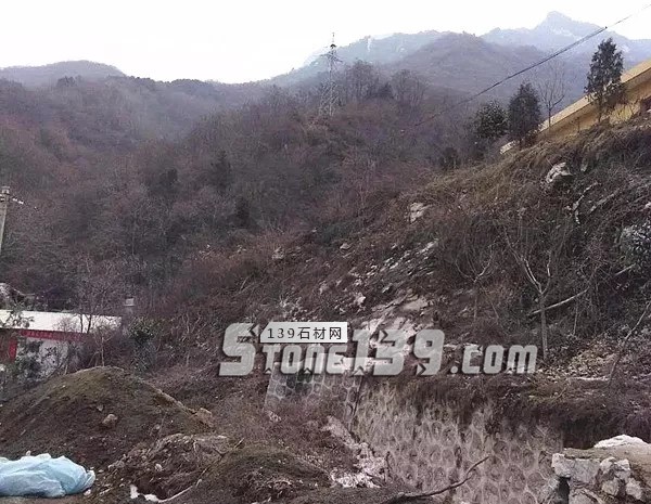 被停產的秦嶺&ldquo;綠色礦山標桿&rdquo;：正在給削平的山體覆蓋綠布