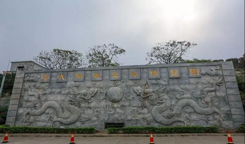 緊急喊停！志愿者投訴惠安海岸線遭開發(fā)商違規(guī)開采石材