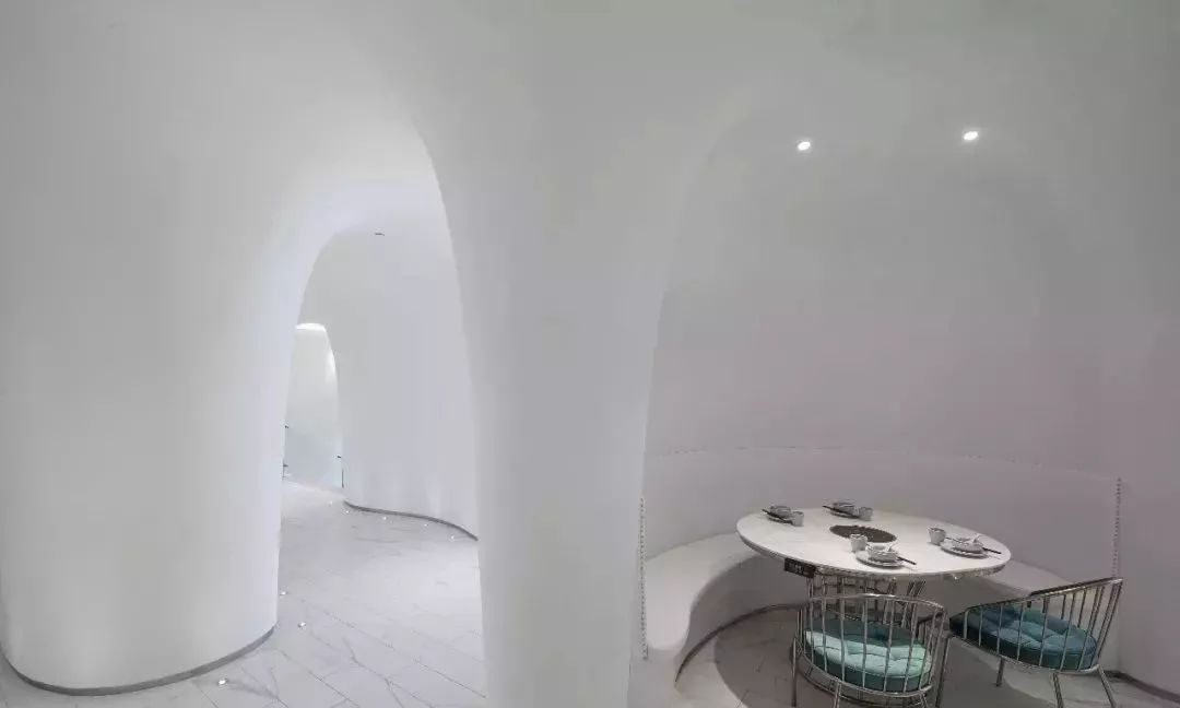 帶您看看上海一家時(shí)尚火鍋餐廳用“爵士白大理石”打造的內(nèi)裝視覺