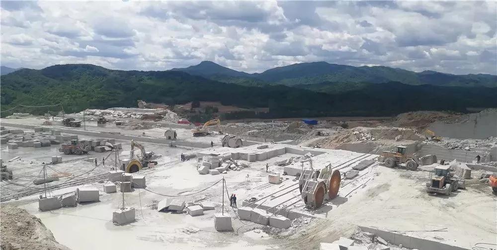 吉林天崗（吉林白產(chǎn)地）：守綠水青山 練點(diǎn)石成金 蛟河石材產(chǎn)業(yè)升級(jí)現(xiàn)“鯰魚效應(yīng)”