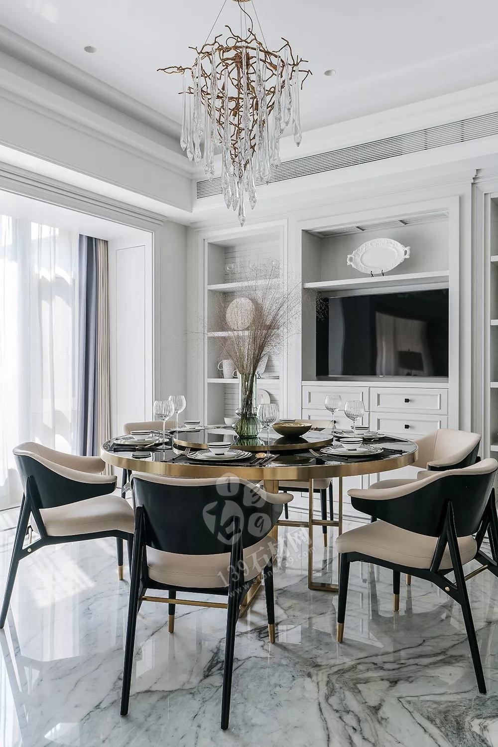 黑色石材帶根的三個品種（黑白根、茶玉、勞倫黑金）對比介紹