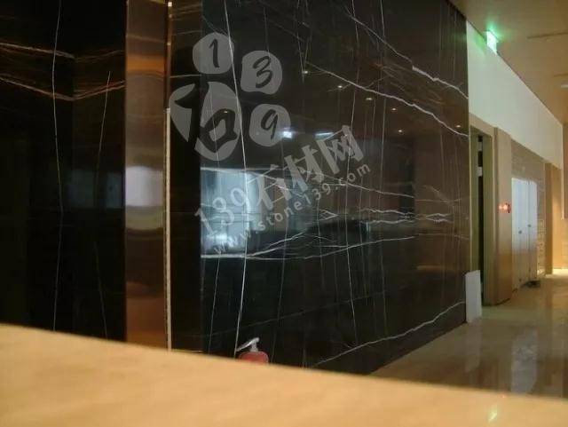 黑色石材帶根的三個品種（黑白根、茶玉、勞倫黑金）對比介紹