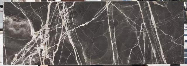 黑色石材帶根的三個品種（黑白根、茶玉、勞倫黑金）對比介紹