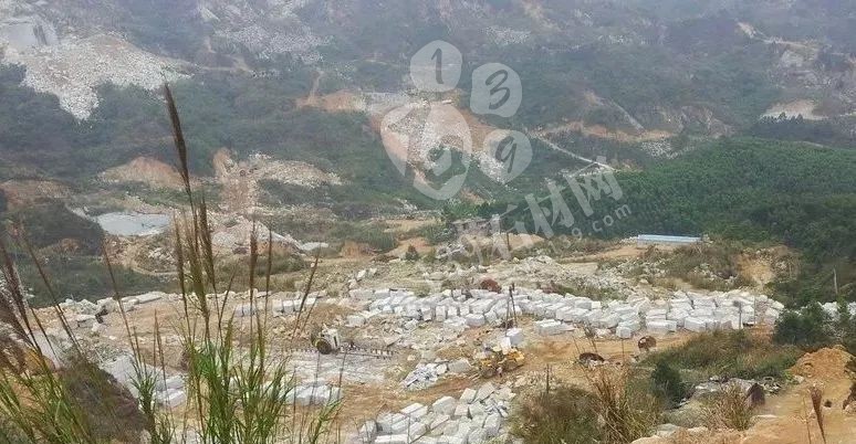 走進廣東廉江花崗巖王國：擁有白/灰/藍/紅/花等色澤豐富的花崗巖品種！