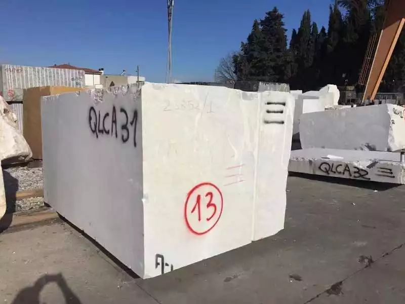 【其睞石材】設(shè)計(jì)師喜歡的卡拉拉白、雪花白等意大利白色大理石