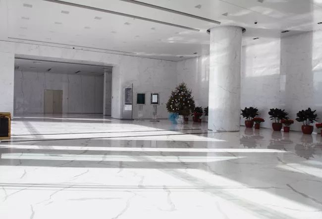 【其睞石材】設(shè)計(jì)師喜歡的卡拉拉白、雪花白等意大利白色大理石