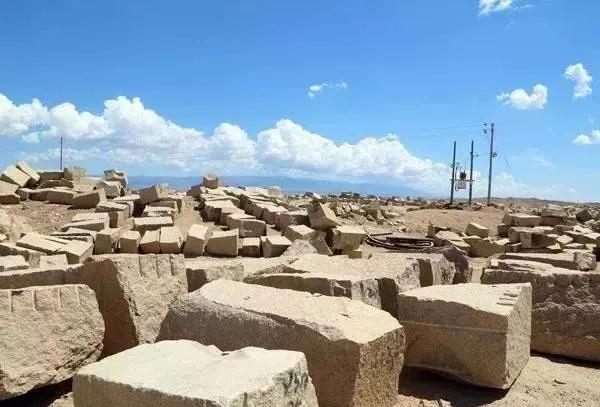 （新疆卡拉麥里金產地）奇臺縣石材行業捐贈50余萬元助力抗擊疫情