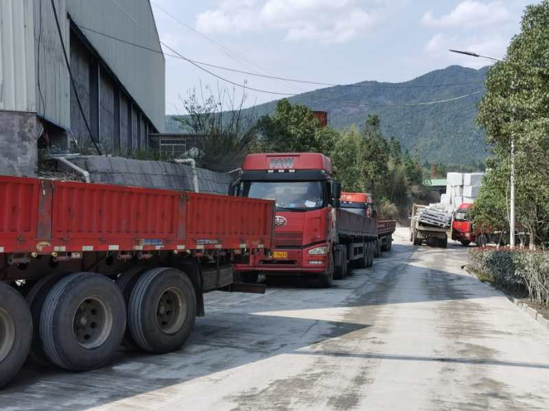 五蓮石材復工裝車頻繁 石材產業園發出600余車次，庫存將售罄