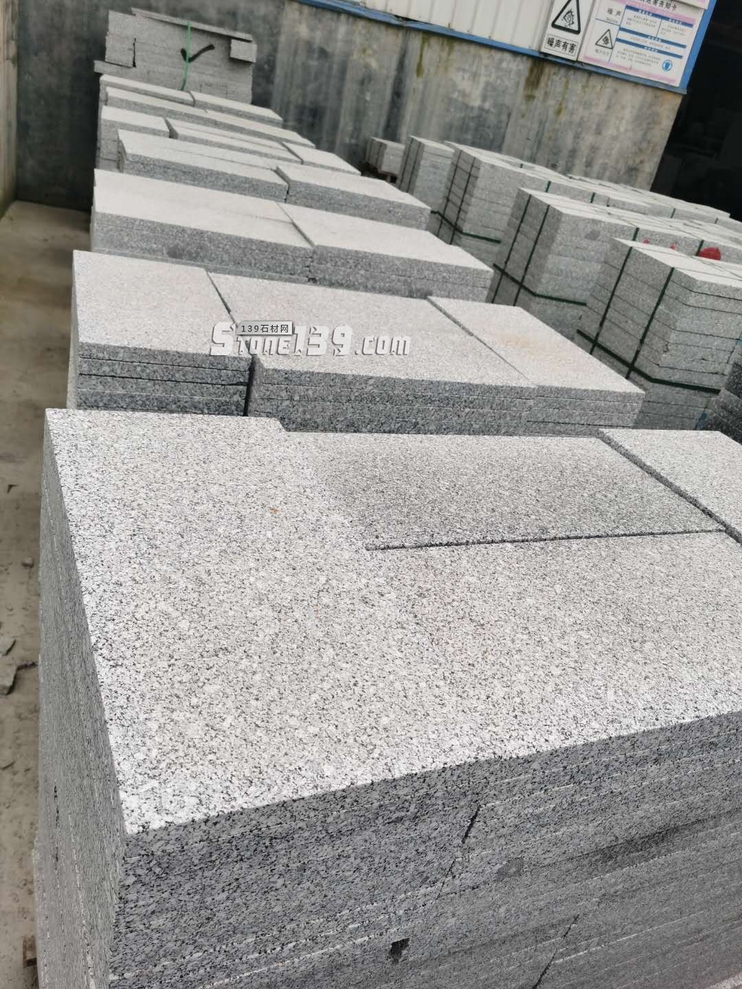 溆浦縣福華石業(yè)有限公司主營(yíng)湖南芝麻灰、湖南芝麻黑