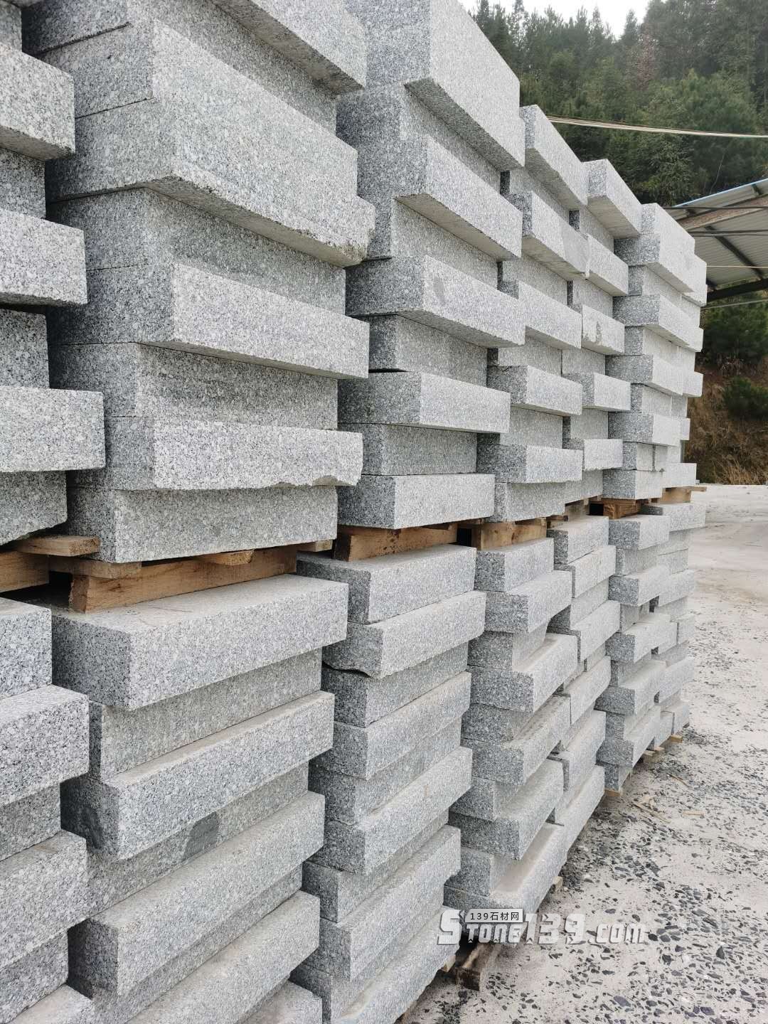 溆浦縣福華石業(yè)有限公司主營(yíng)湖南芝麻灰、湖南芝麻黑