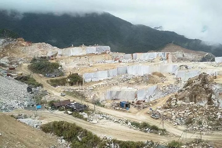 廣西最美白色大理石產(chǎn)區(qū)，平桂區(qū)全力推進(jìn)企業(yè)復(fù)工復(fù)產(chǎn)！附廣西白欣賞！
