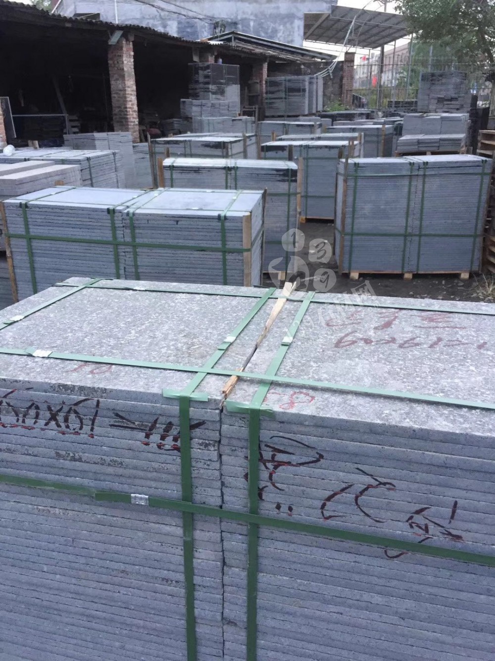 【廣西博洪石業】主營博白黑-猶如黑色夜空中金星在閃動