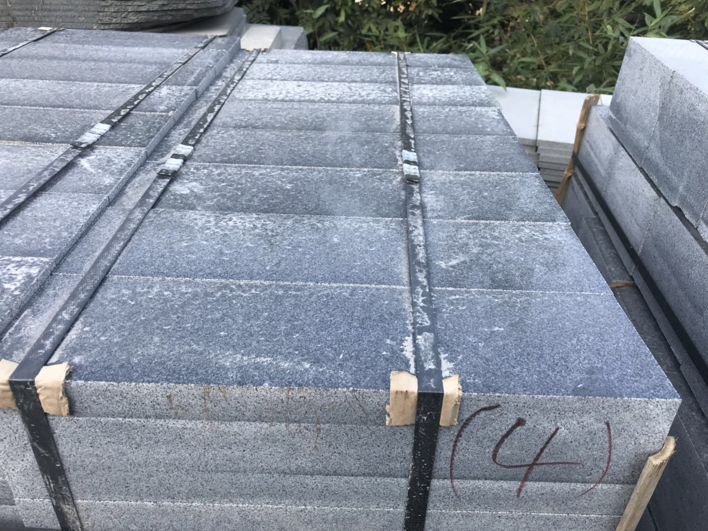 【恒鑨竽杰石材】主營花崗巖江西紅、新老礦芝麻黑654#