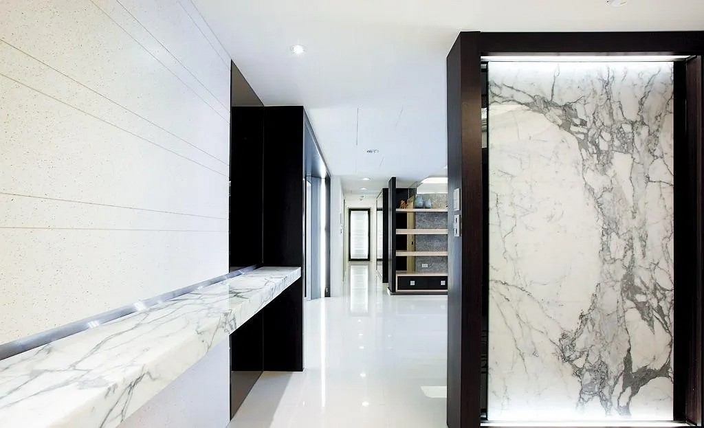 國巖板與石英石、天然大理石有什么區(qū)別呢？