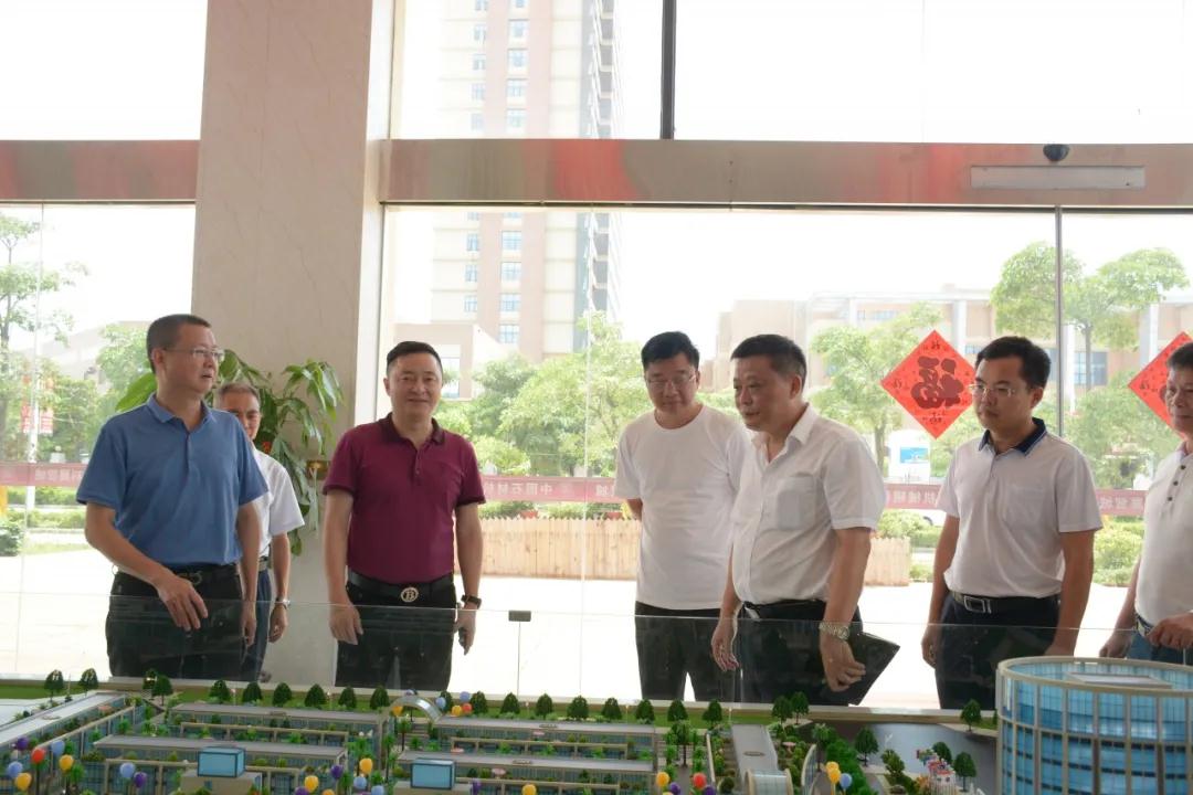 紫金礦業集團工會副主席任雨華一行到石材機械輔料產業聯合會調研