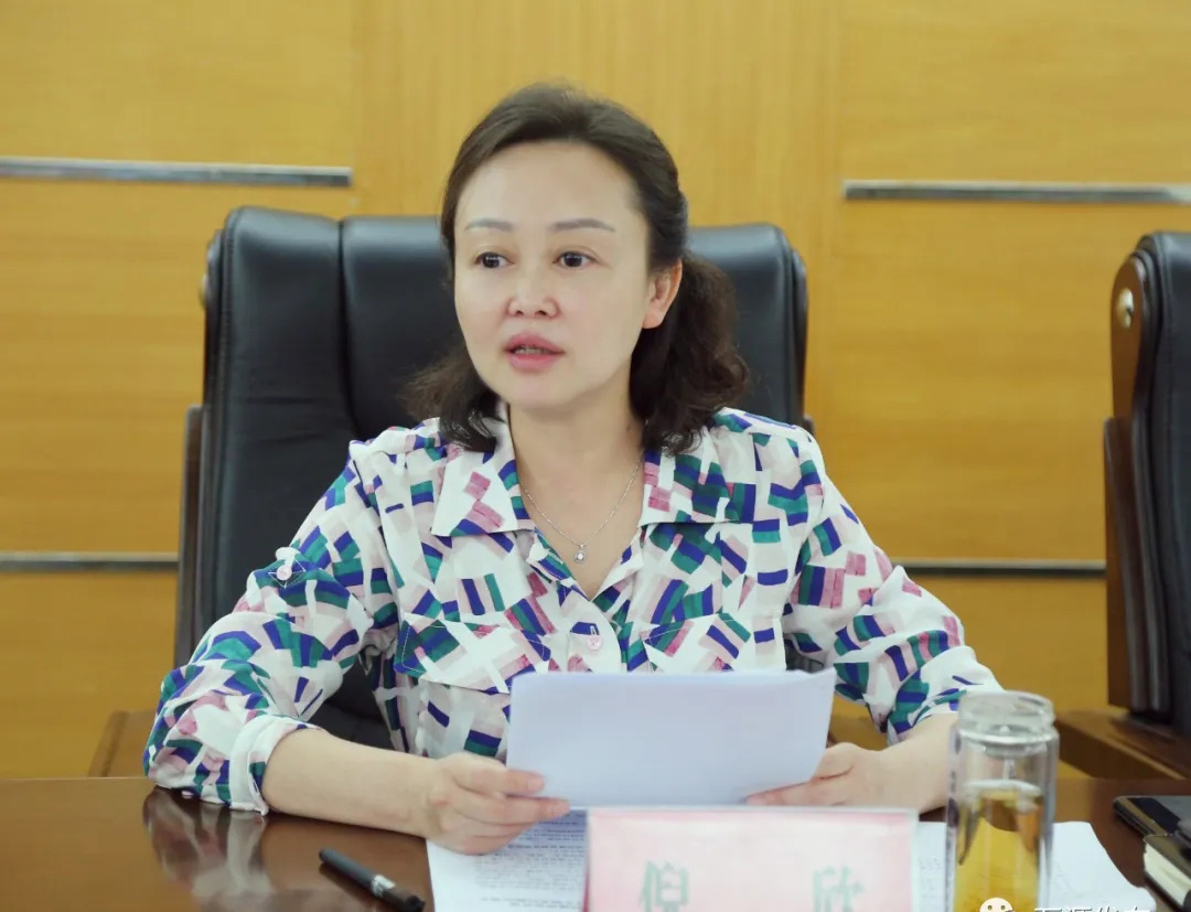 萬(wàn)源市召開“石材城”項(xiàng)目建設(shè)指揮部第五次推進(jìn)會(huì)