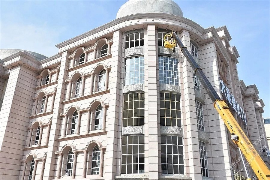 「楓葉紅」外墻干掛，打造“紅色宮殿”，花崗巖工程裝飾無可替代