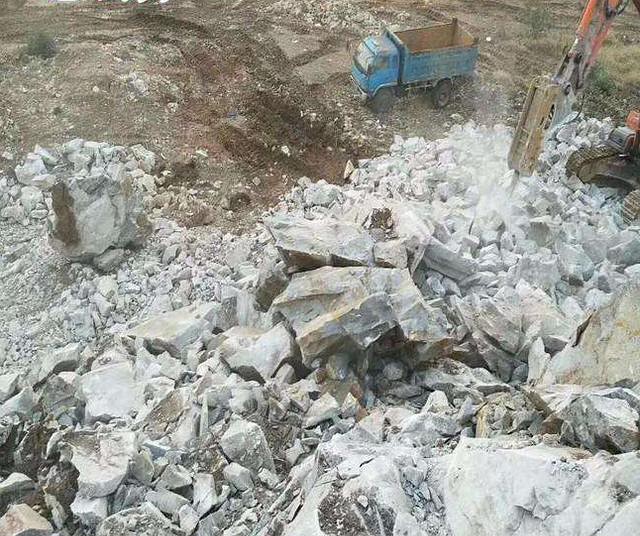 廣西楓葉紅岑溪：花崗巖礦區變綠水青山再成金