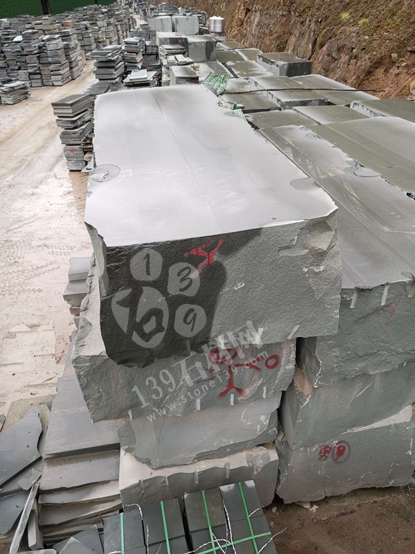 萬國石材帶您了解沒哭了的萬源青石雕刻產品