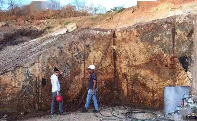 石材人的朋友圈是這樣發的，每一條都值10000個贊！