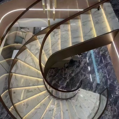 白色大理石旋轉(zhuǎn)樓梯比魚肚白好看